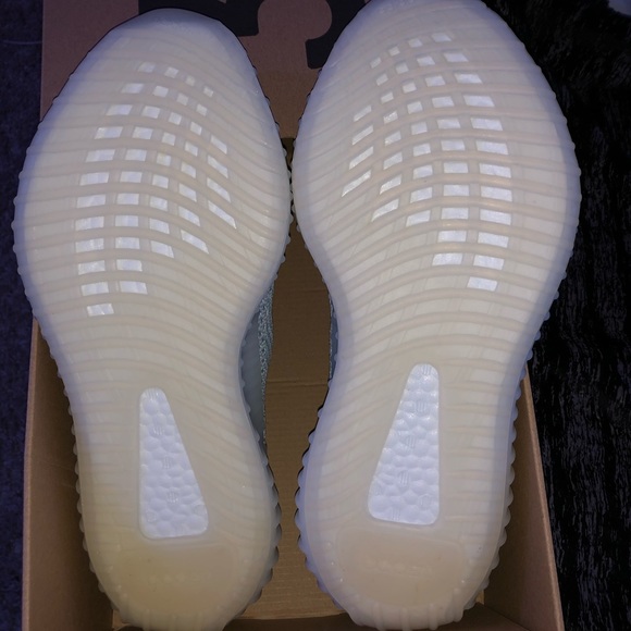 Yeezy 350 Boost “Cloud White” - Picture 2 of 4